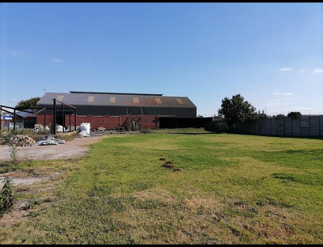5,000M² WAREHOUSE FOR SALE IN VULCANIA